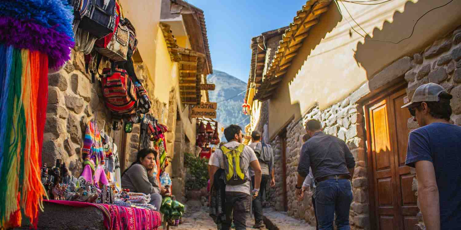 Background image of Cusco
