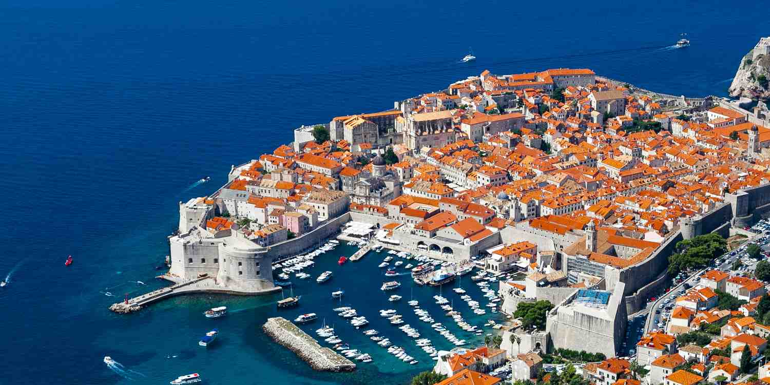 Background image of Dubrovnik