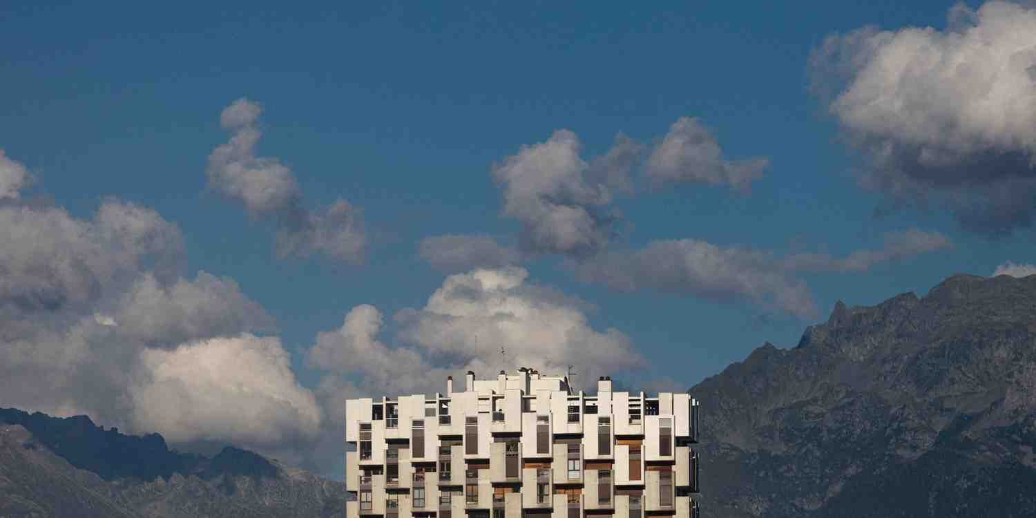 Background image of Grenoble