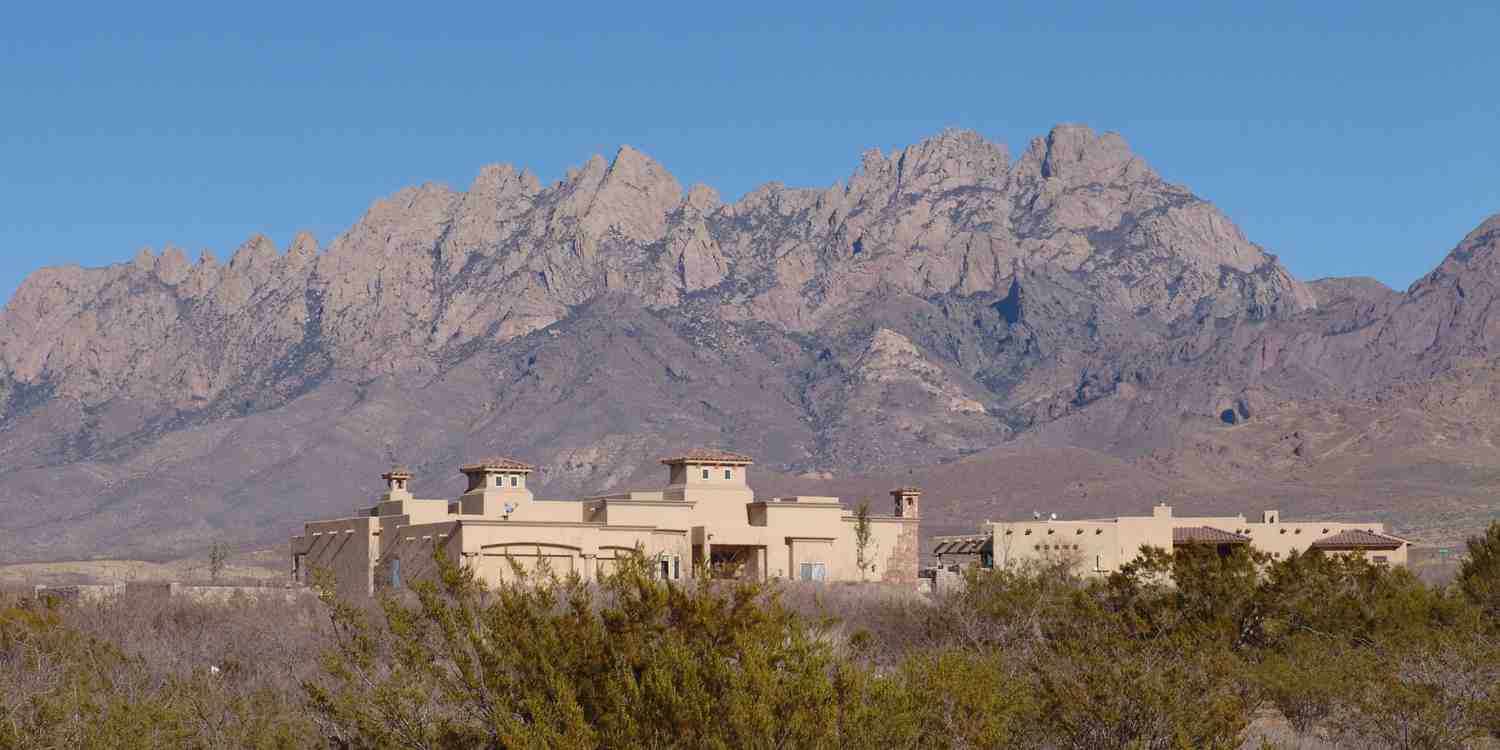 Background image of Las Cruces