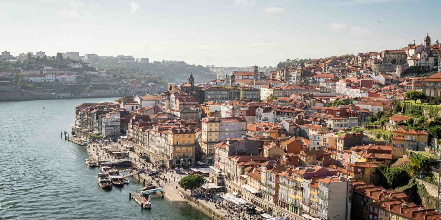 Background image of Porto