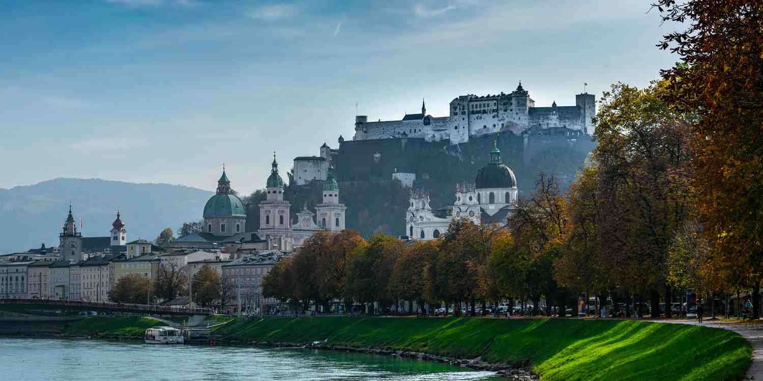 Background image of Salzburg