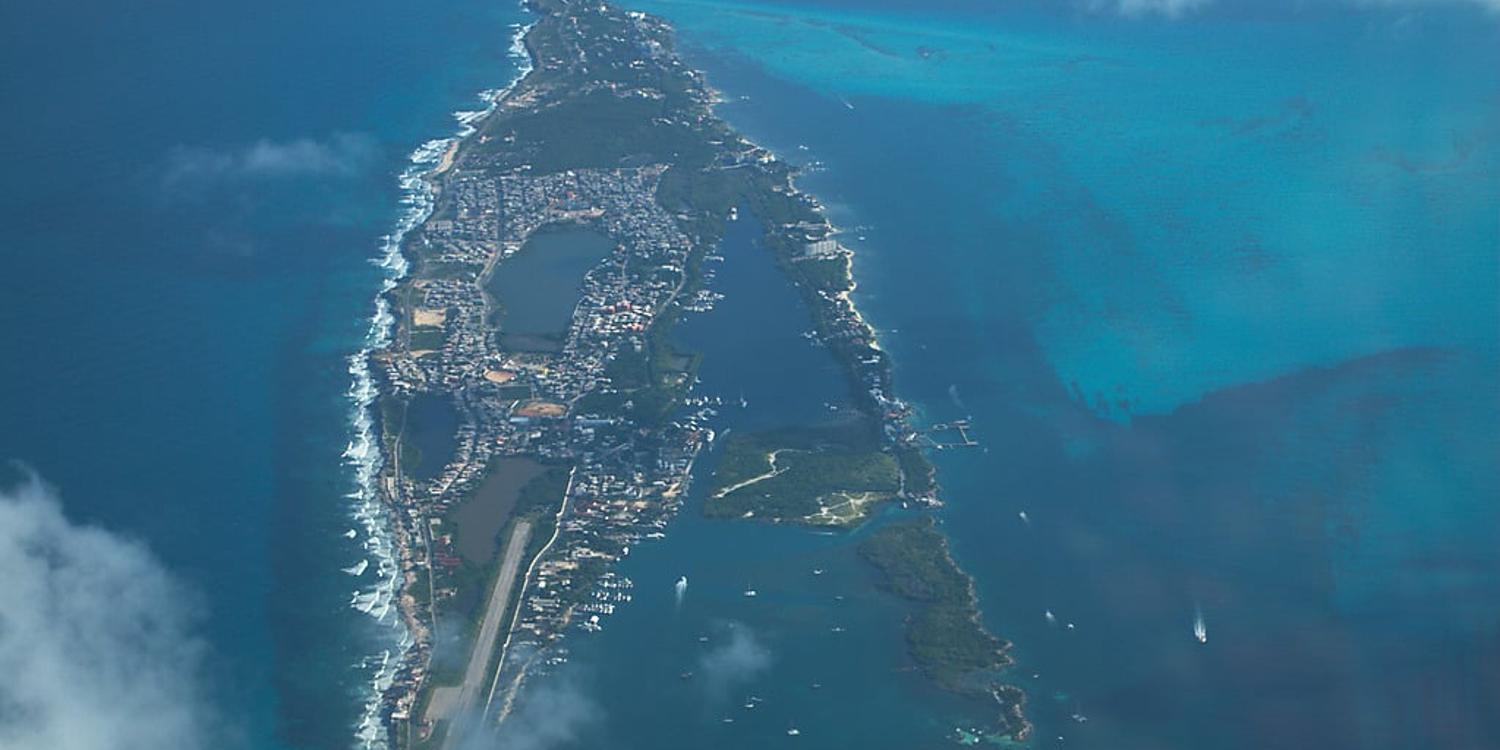 Background image of Isla Mujeres