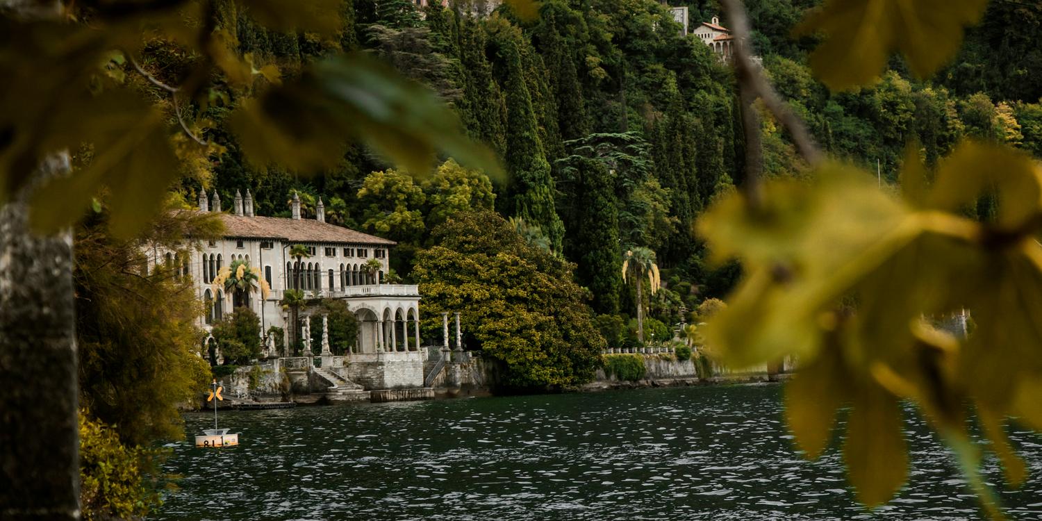 Background image of Lake Como